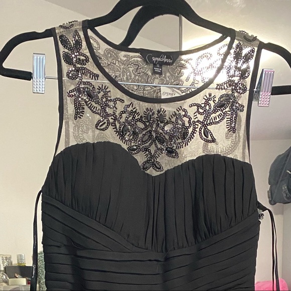 Black evening gown- new with tags - Picture 1 of 8